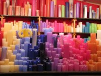 Weihnachtsmarkt bunte Kerzen